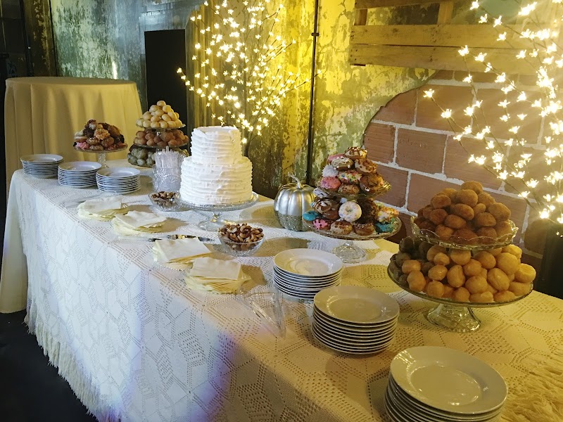 Livi Lee & Co. Coffee & Donuts