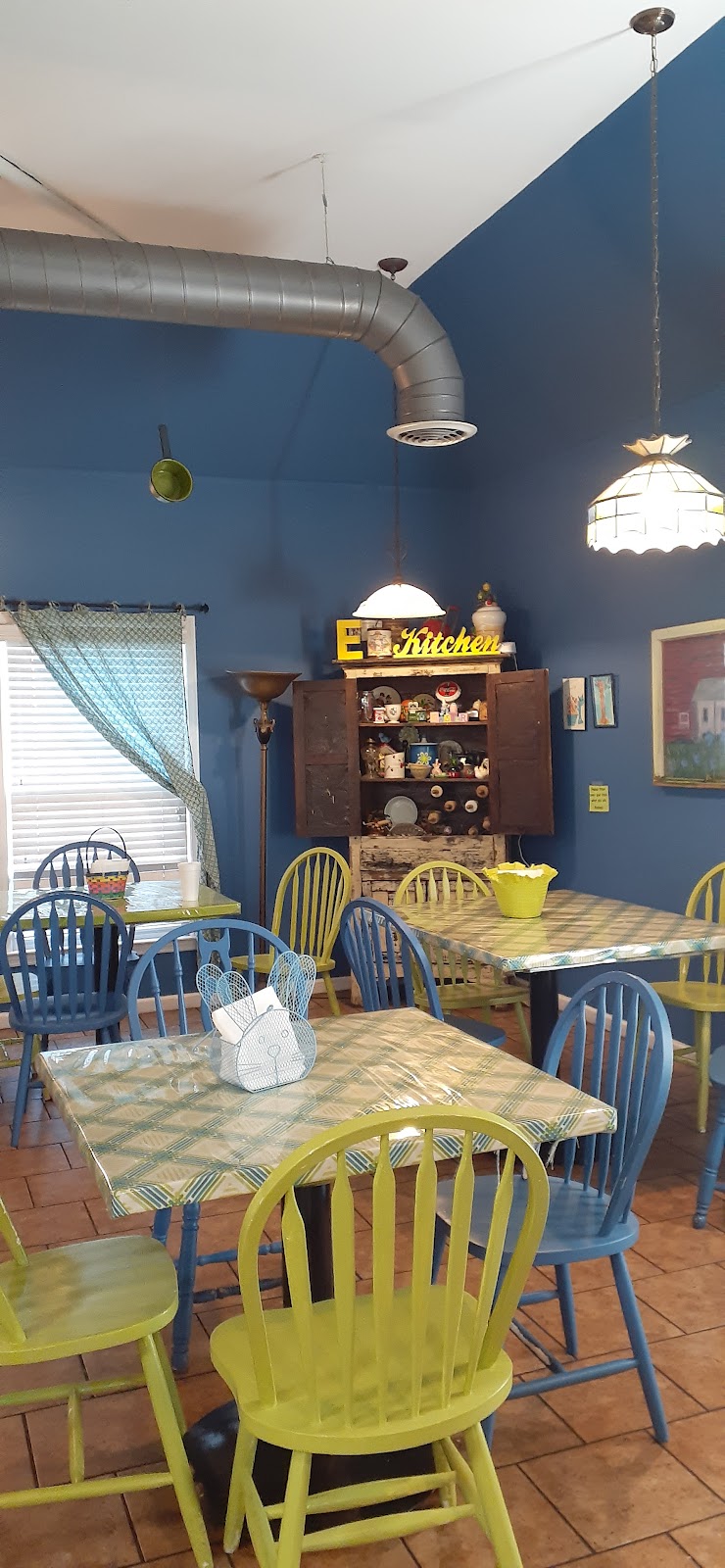 Em's Kitchen At Hawthorne Drugs