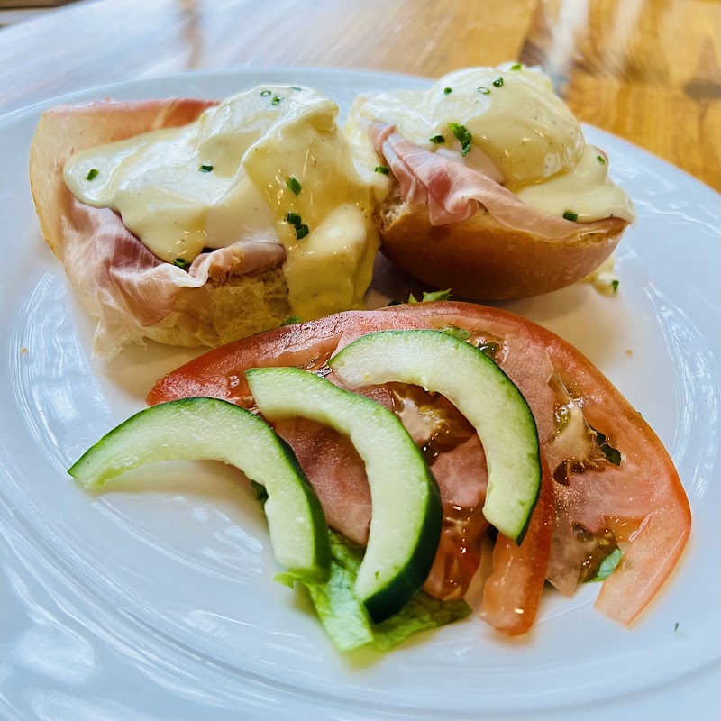 La Chatelaine French Bakery and Bistro