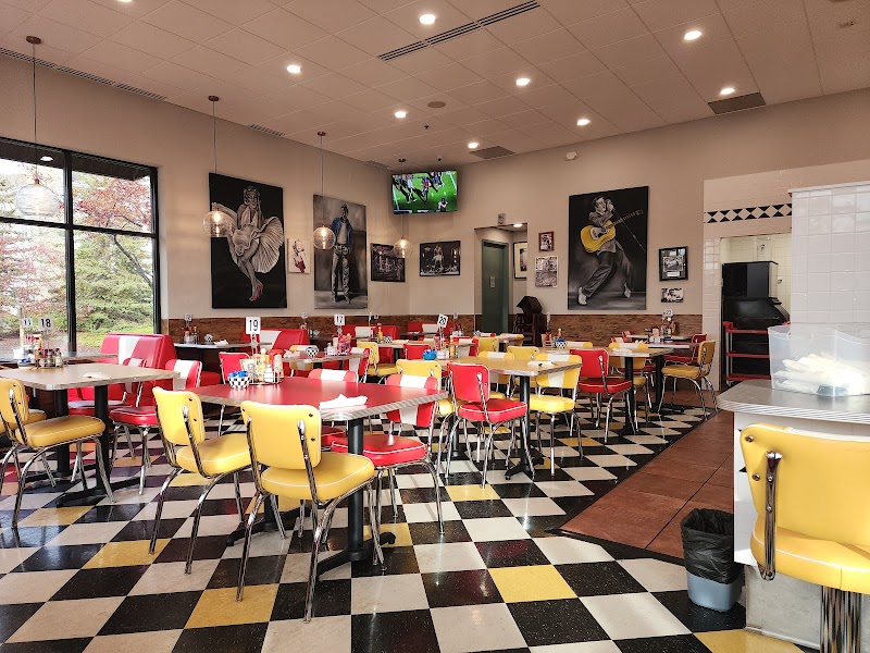 Ze's Diner Bloomington