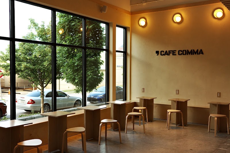 Cafe Comma