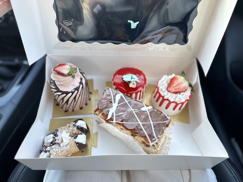 Love & Flour Bakery Panaderia