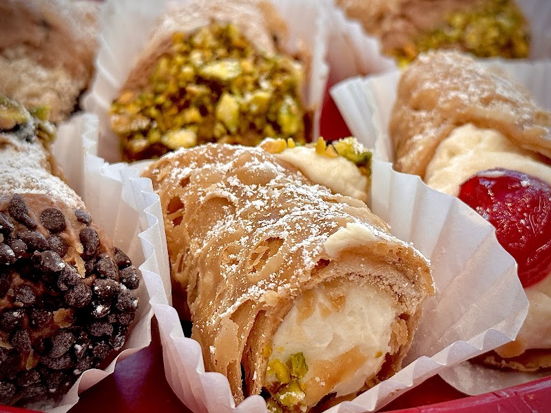 Romolo's Cannoli