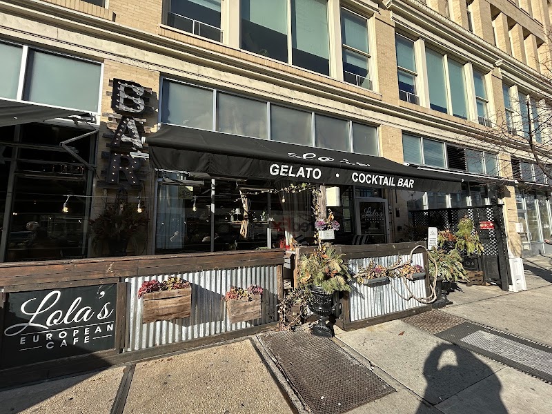 Lola's European Cafe
