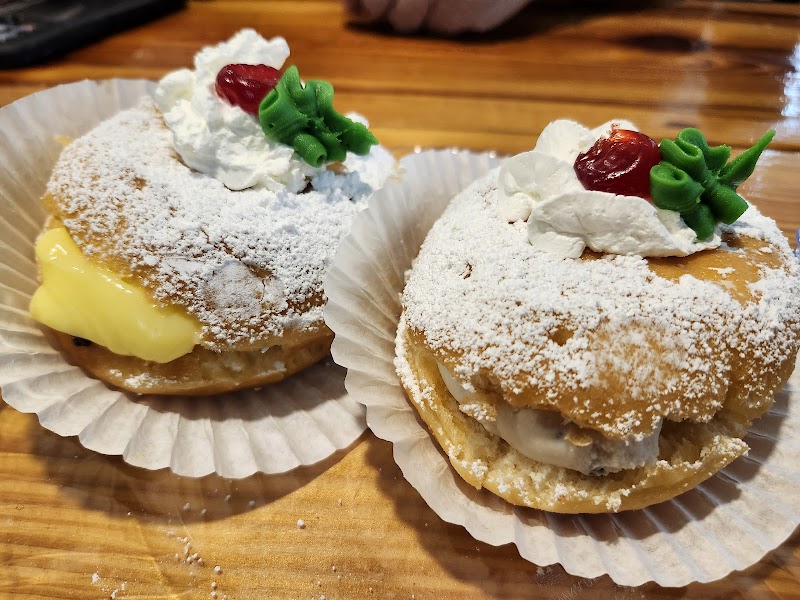 Nino's Bakery & Cafe