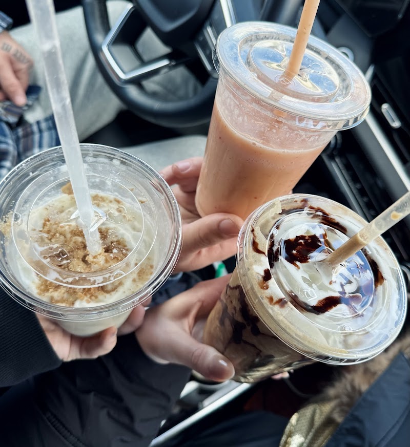 No Label Juice Bar & Cafe