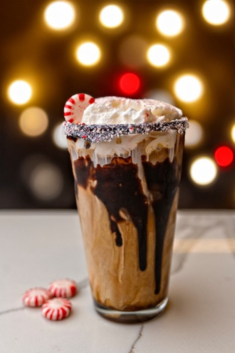 Grand Coffee + Smoothies - Crown Center