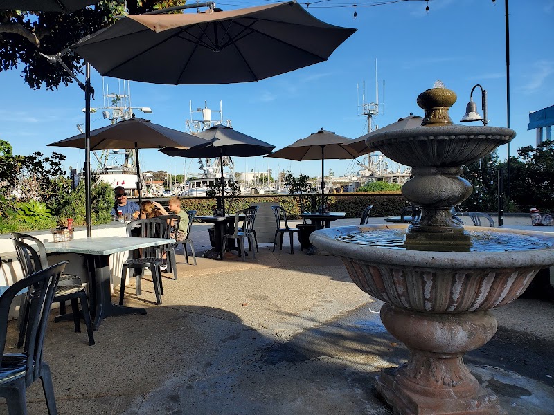 Le Petit Cafe & Bakery