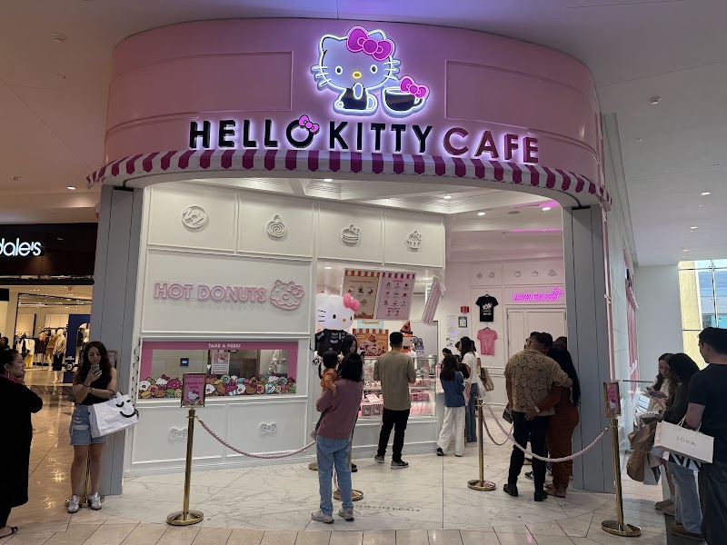 Hello Kitty Cafe