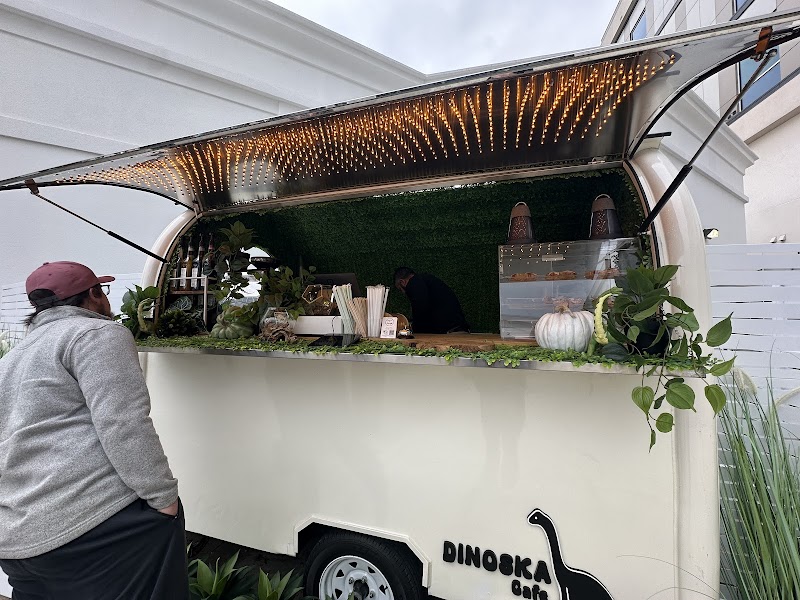 Dinoska Cafe