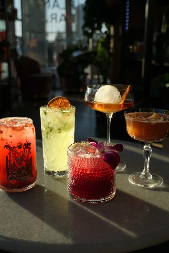 Botanic - Coffee & Cocktails Lounge