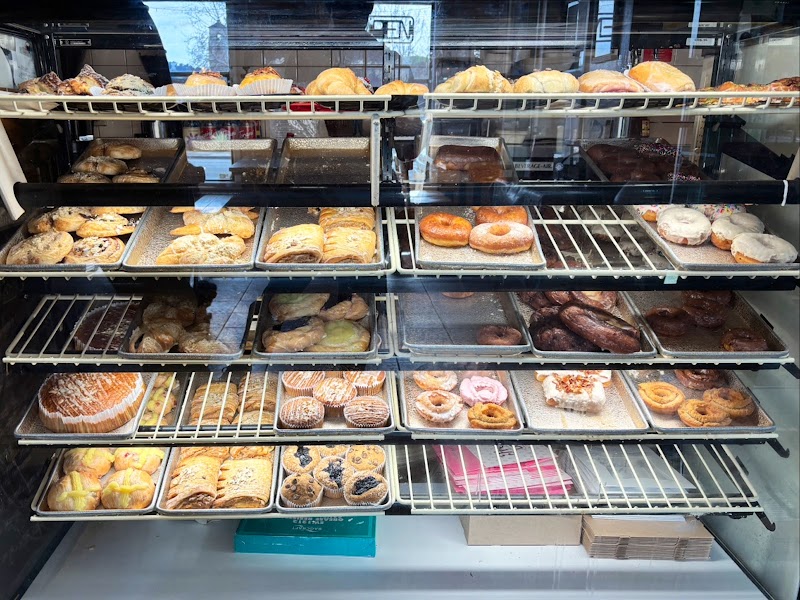 Bear Claw Bakery & Cafe