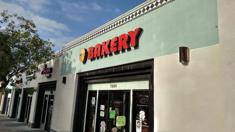 Montiel's Bakery & Cafe