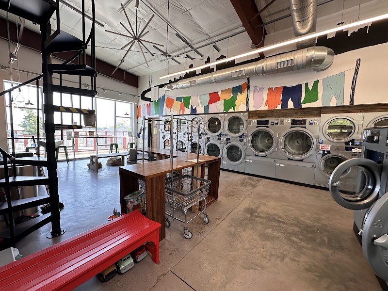 Green Laundry Lounge