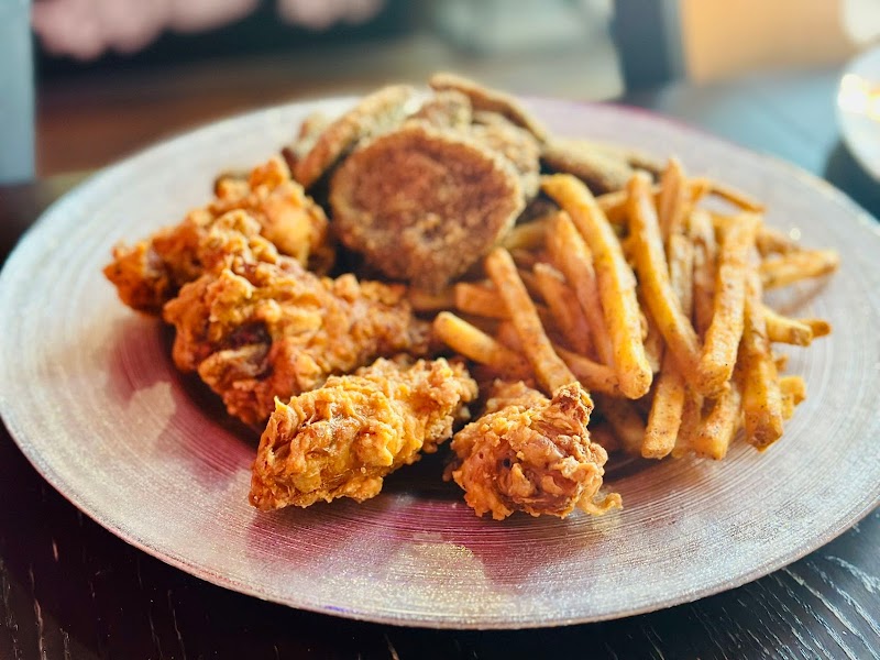 La Wine Bar & Restaurant