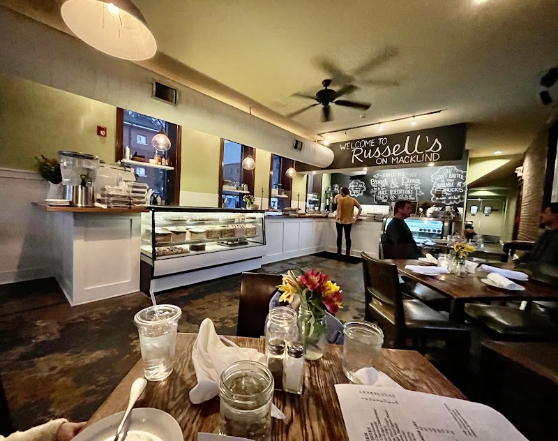 Russell's on Macklind