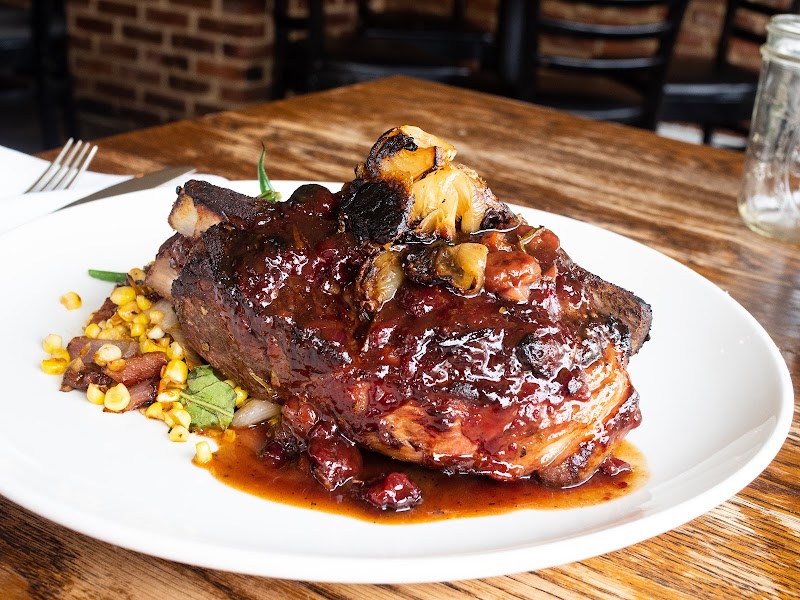 Russell's on Macklind