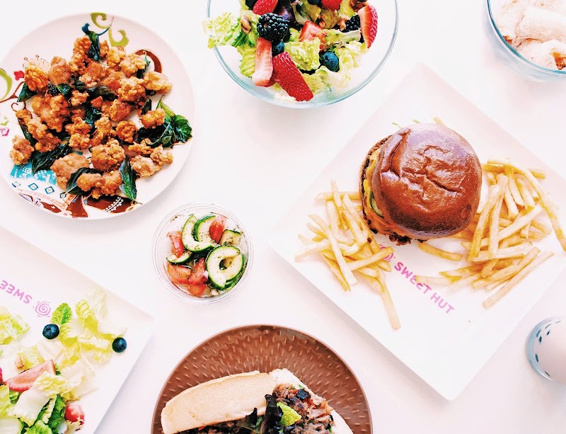 Sweet Hut Bakery & Cafe