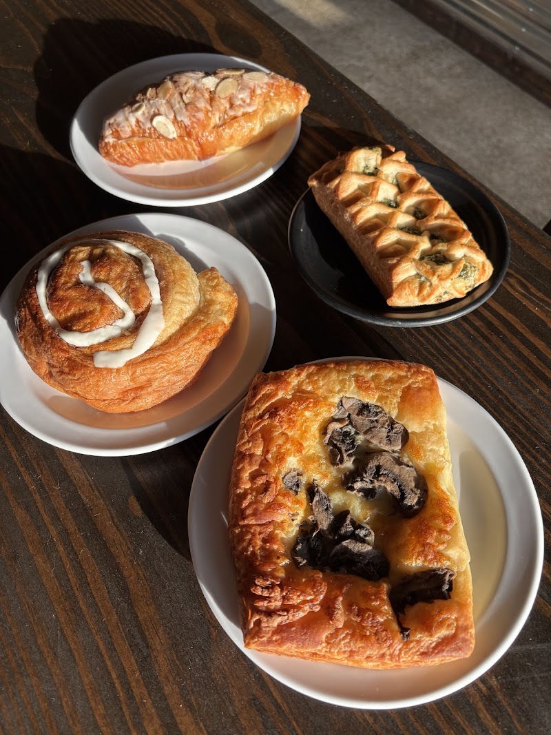 Retro House Coffee Bar & Asian Bistro