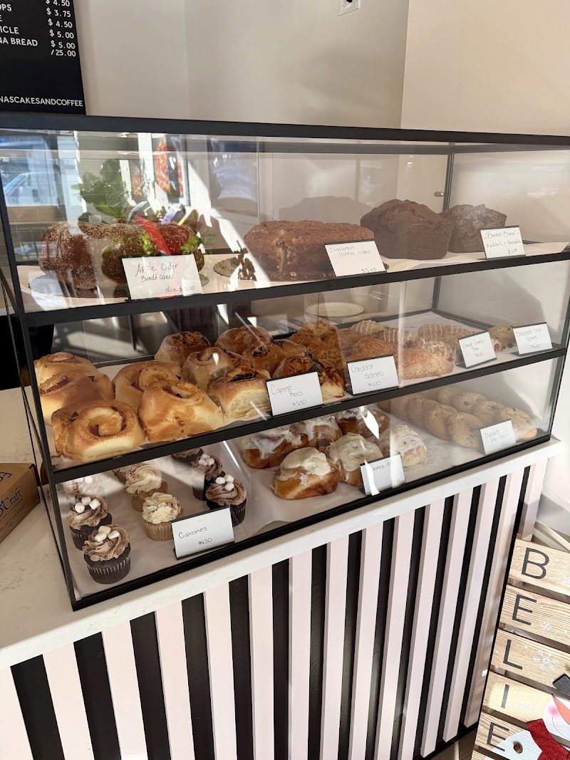 Luna's Cakes & Coffee