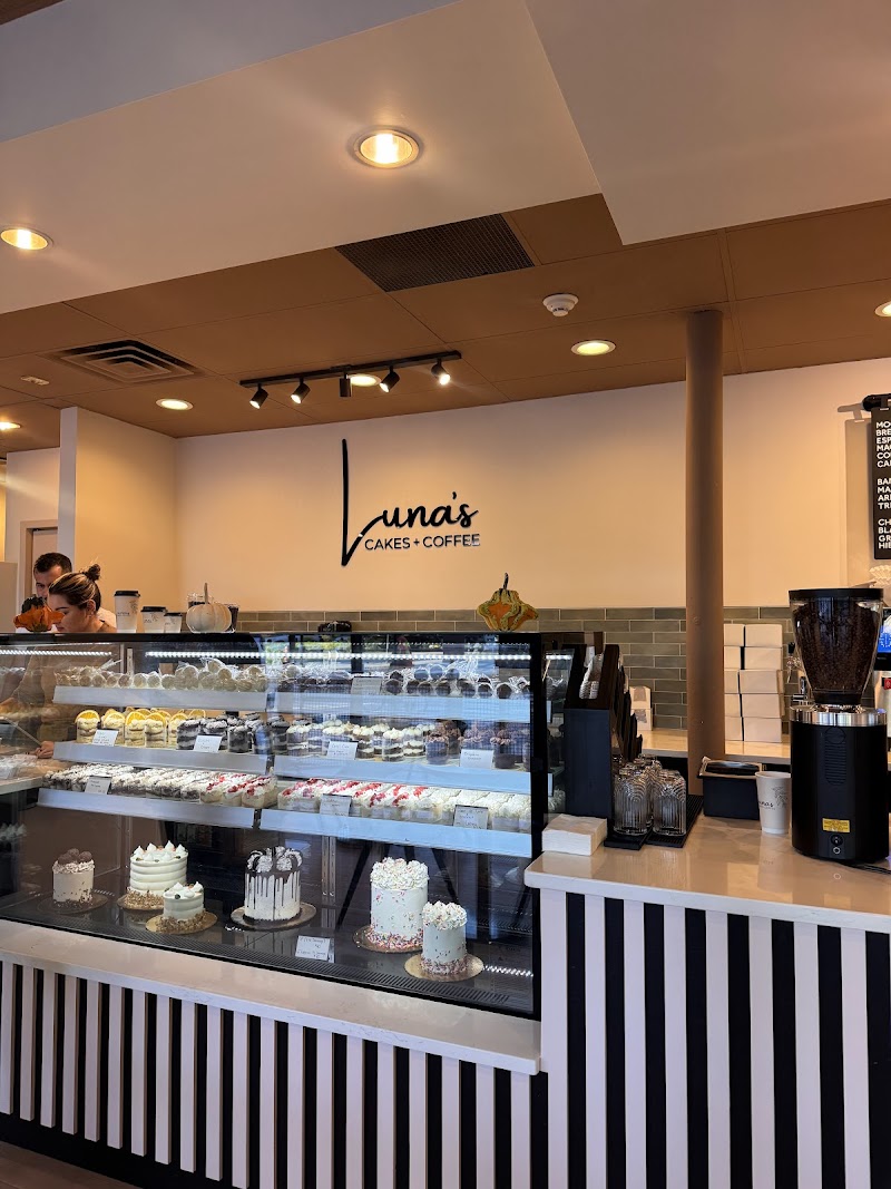 Luna's Cakes & Coffee