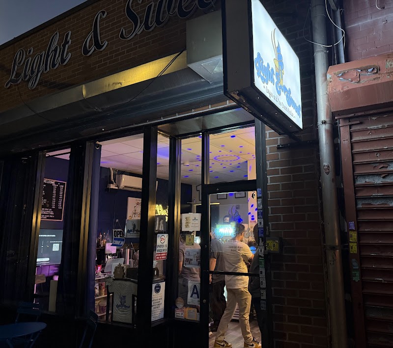 Light & Sweet Coffee and Ice Cream Parlor