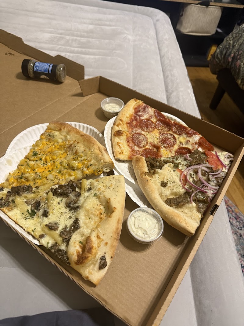 Ian's Pizza Milwaukee | East Side