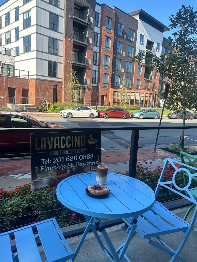 Lavaccino Cafe