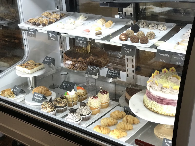 Blume Organics Boutique & Cafe