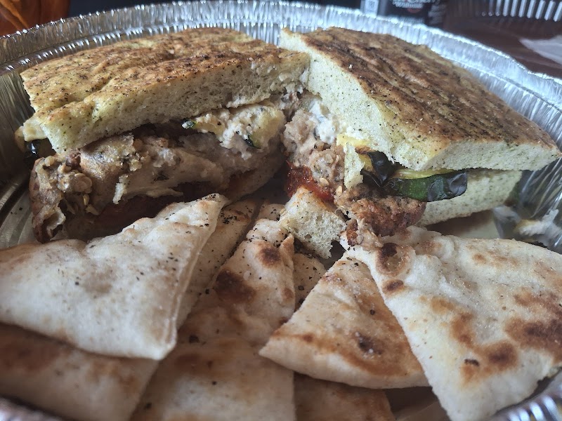 Revolutionary Lounge & Cafe