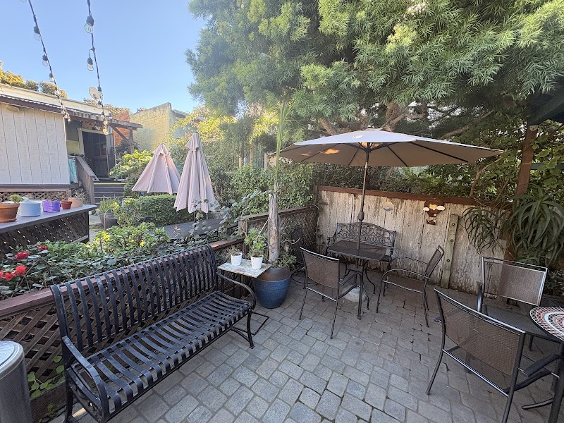 Top Dog Cafe Bar & Restaurant