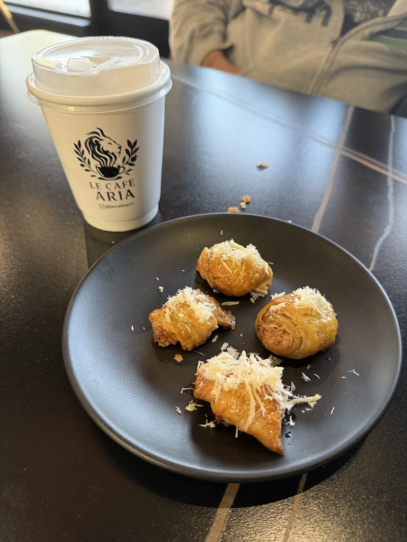 Le Cafe Aria