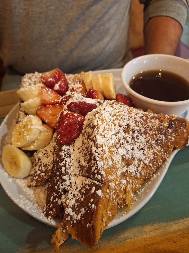 Two Chicks Café - CBD