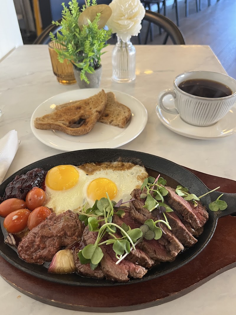 Epicure Club Cafe and Wine Bar