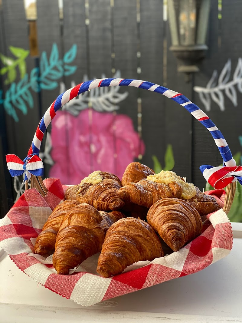 Maison Parisienne - French Café Armitage Ave