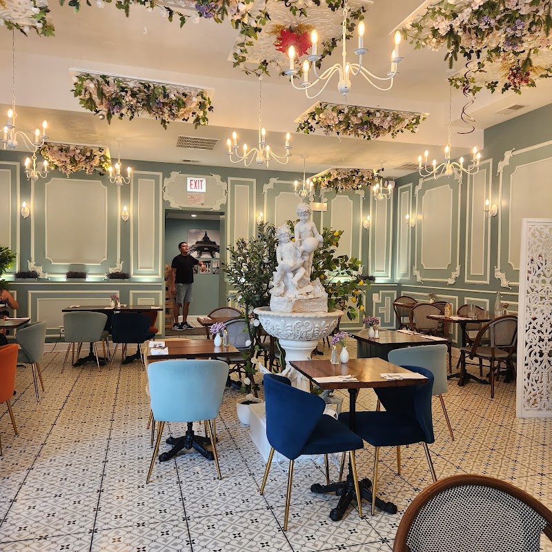 Maison Parisienne - French Café Armitage Ave