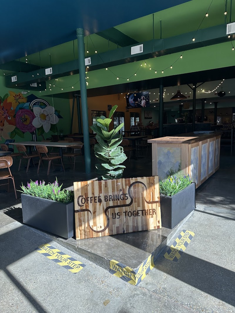 Aquila Bistro & Cafe