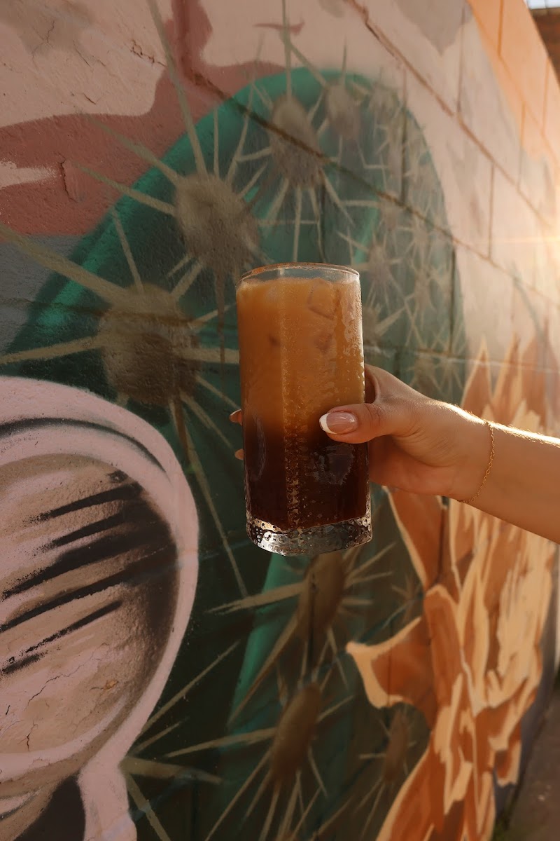 Monstera Deliciosa Café