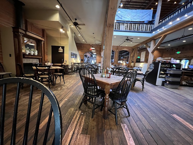 Mt. Vernon Calico Cupboard Café & Bakery