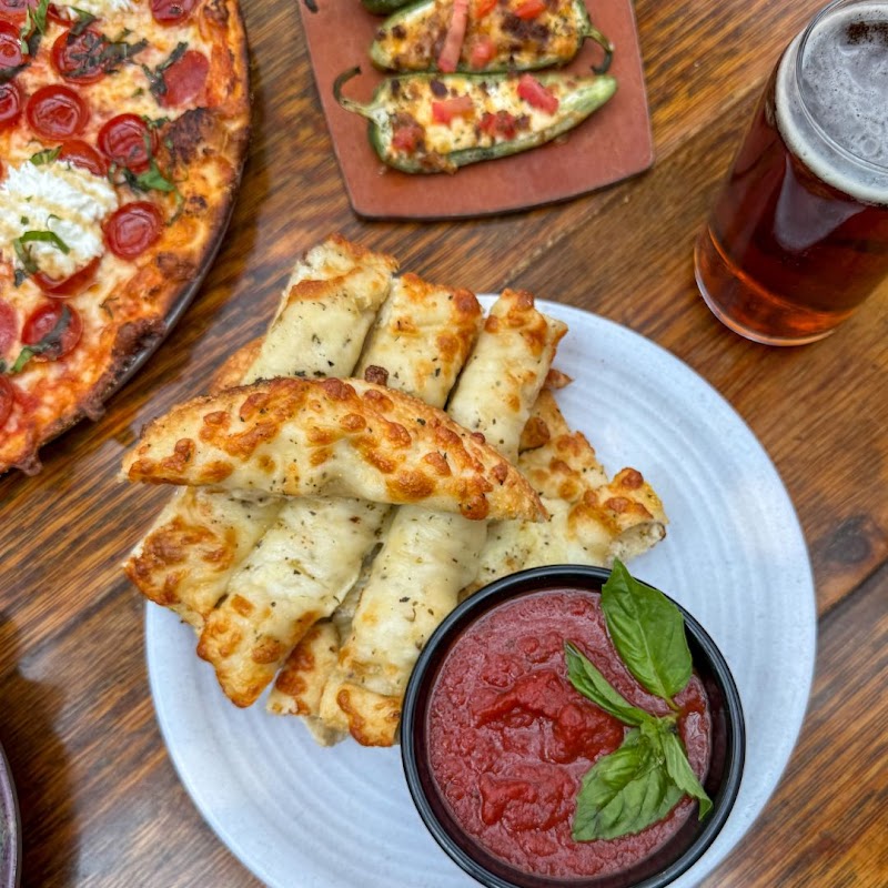 Paradise Park | Pizza & Patio