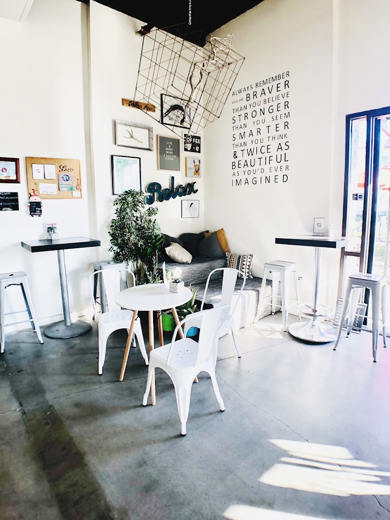 MAZ Café Con Leche - Coffee Shop Orange County