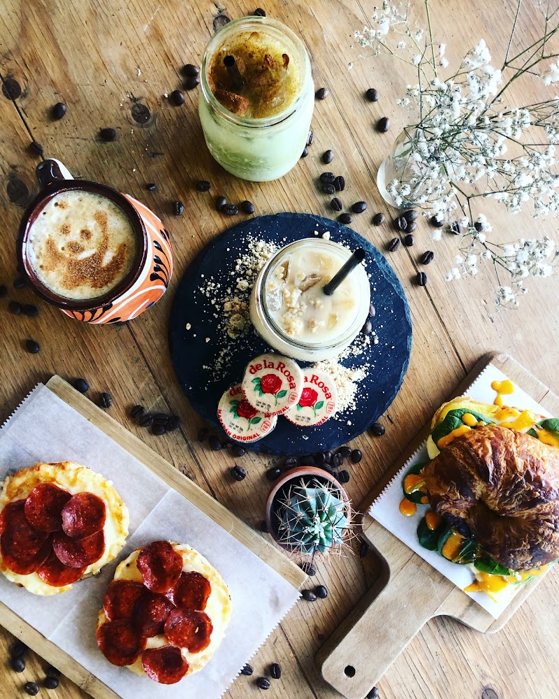 MAZ Café Con Leche - Coffee Shop Orange County