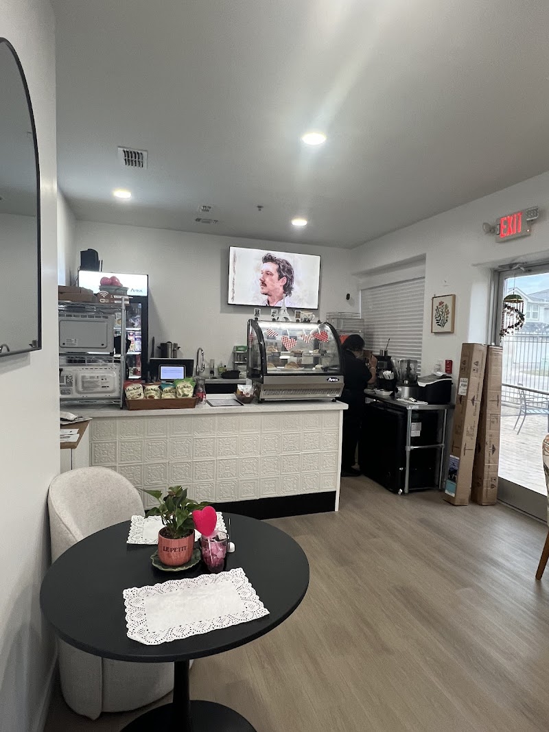 Le petite cafe