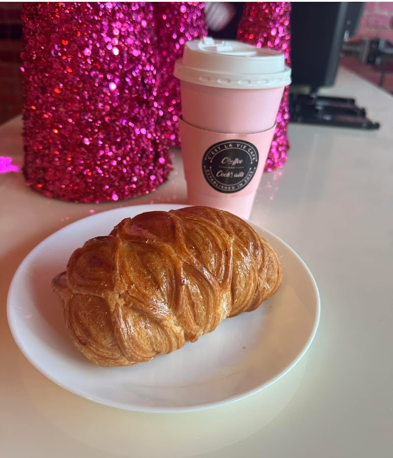C'est La Vie Cafe