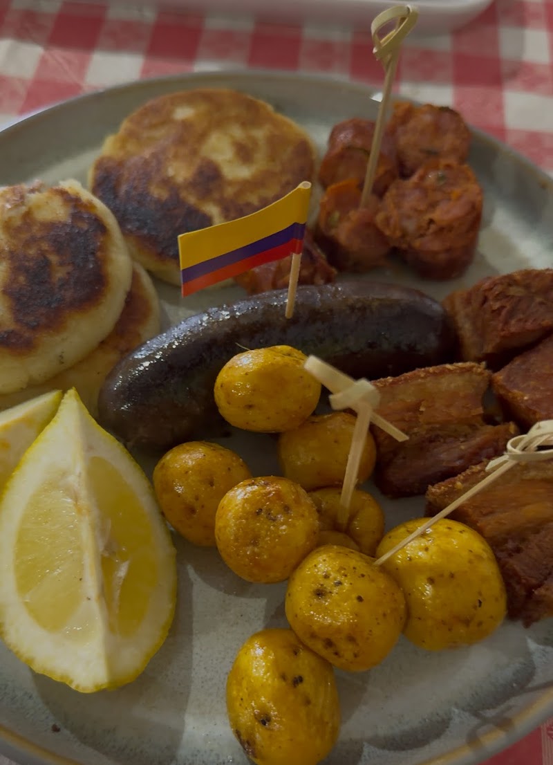 Curramba Colombian food