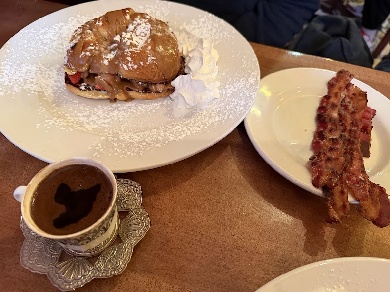 Caffé Mona La Bistro