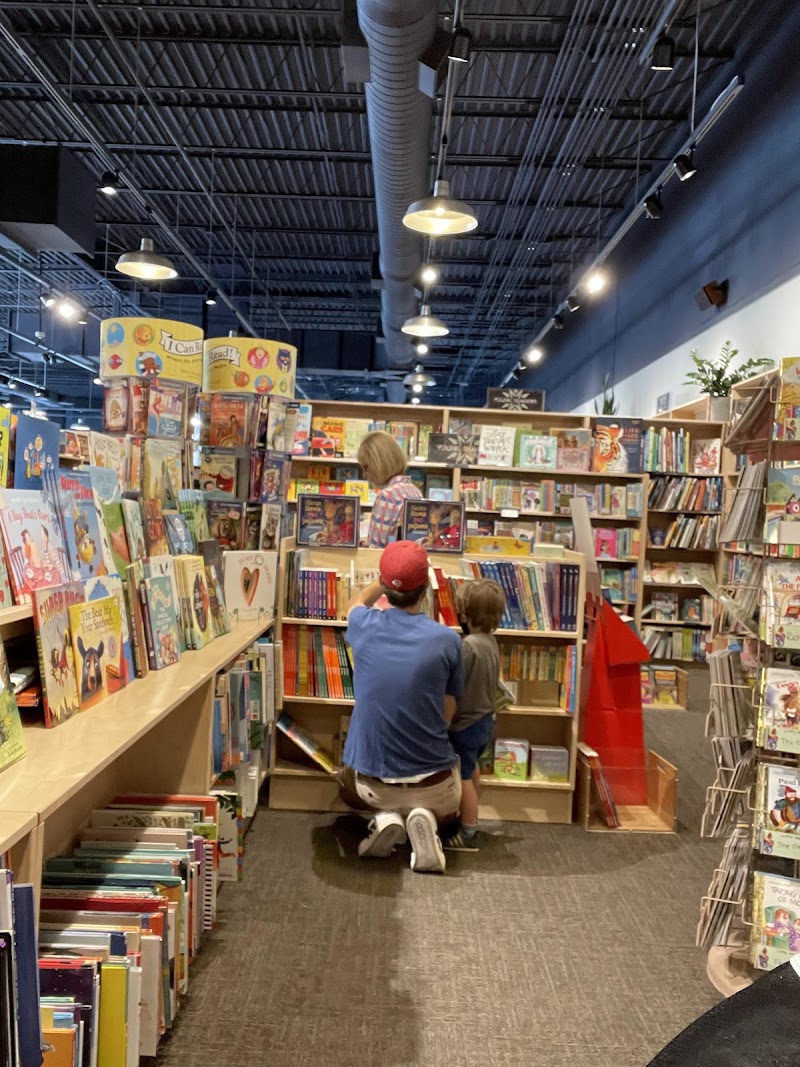 Morgenstern Books & Café