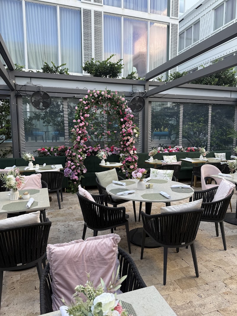 La Vie Belle Miami Beach