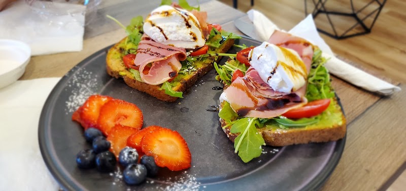 Roosters Coffeehouse