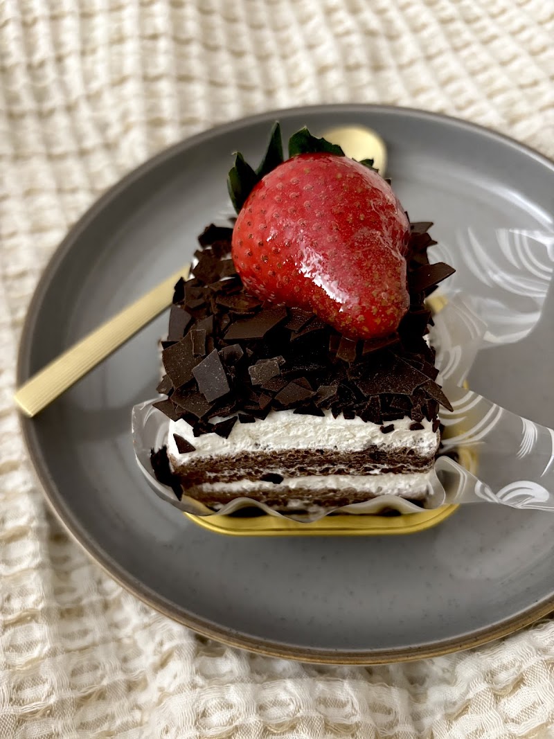 Sweet Hut Bakery & Cafe